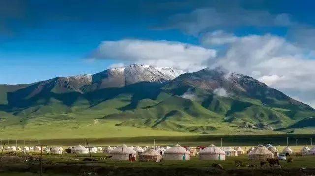 新疆,大自然的调色板——新疆之美🌸🏔️🍃